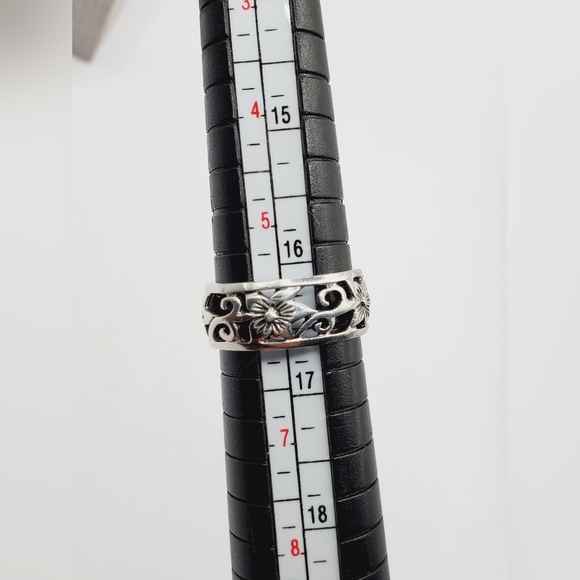 Silver ring - Picture 3 of 4